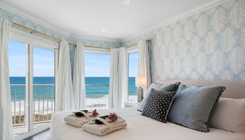 Sleep like royalty—with the ocean as your alarm clock 🌊