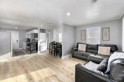 Spacious, open concept in this quiet area of the city.  Stackable washer/dryer combo