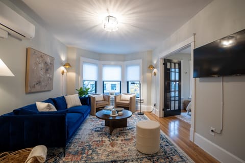 Plenty of seating space for everyone!’ 