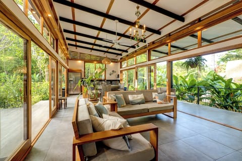 Villa, 5 Bedrooms, Private Pool, Garden View | Living area