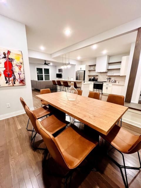 Large open floor plan on main level