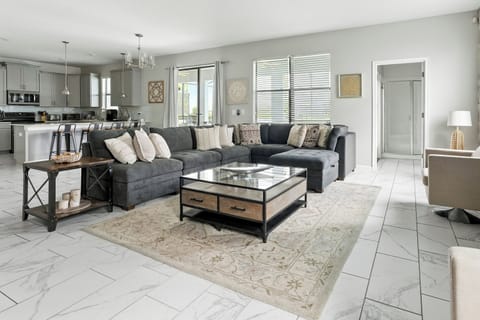 Stupendous and gorgeous family gathering, perfect blend of modern style with a Electric Fireplace emphasize comfort, functionality and practicality. The modern decoration has a sense of sophistication and elegance.