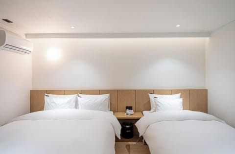 Deluxe Twin Room | Free WiFi