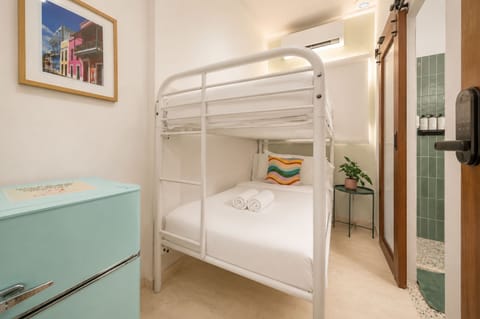 Classic Twin Room, Private Bathroom | WiFi (free)