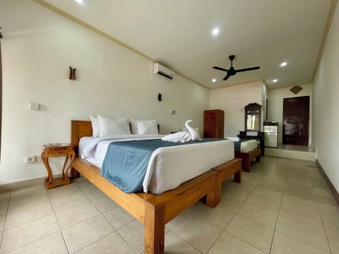 Deluxe Triple Room, Balcony | Free WiFi