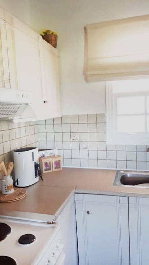 House | 2 bedrooms, desk