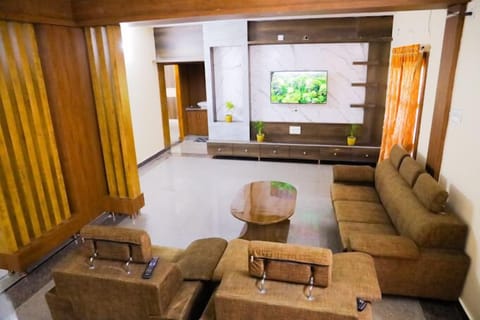 Standard Apartment, 3 Bedrooms | Living area