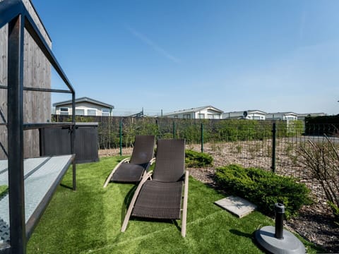 Land Lot, Shade, Garden, Lawn, Yard, Landscaping, Daylighting, Backyard, Outdoor Furniture, Courtyard