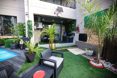 Apartment, 2 Bedrooms, Accessible, Smoking | Exterior
