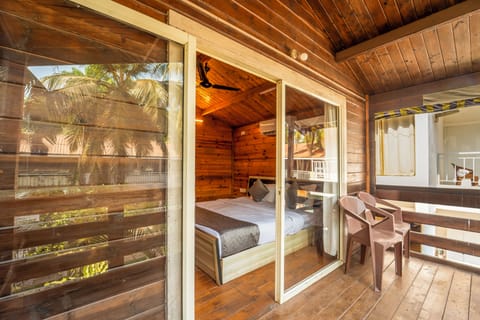Superior Cozy Chalet with Balcony Pool view | Free WiFi, bed sheets