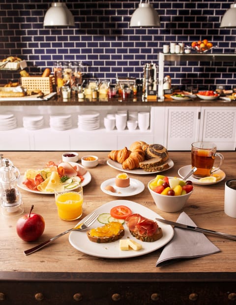 Daily buffet breakfast for a fee