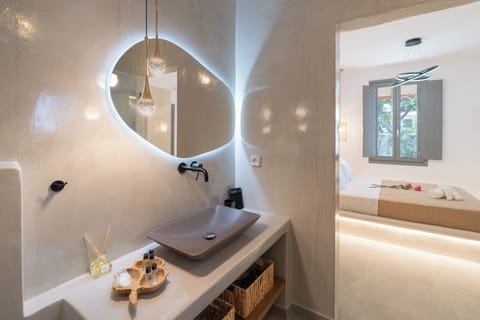 Deluxe Double Room | Free WiFi