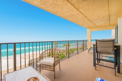 Sprawling, oceanfront balcony!