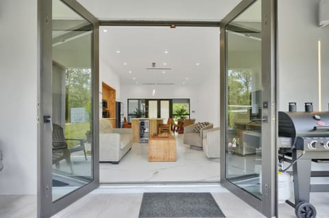 Panoramic House, Accessible, Private Bathroom (1902 Della Dr) | Lobby