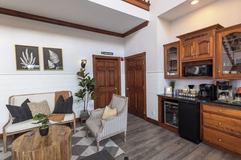 hillside-Dining20Beverage20Station