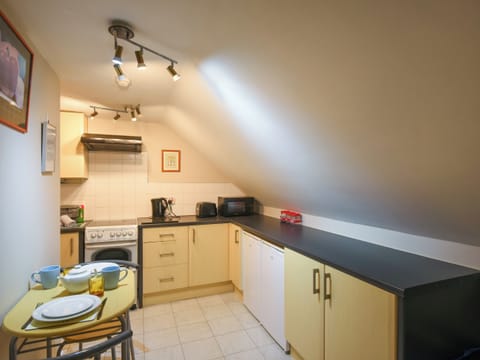 Kitchen | The Garden Lodge Flat - Llanteglos Estate, LLanteg, near Narbeth