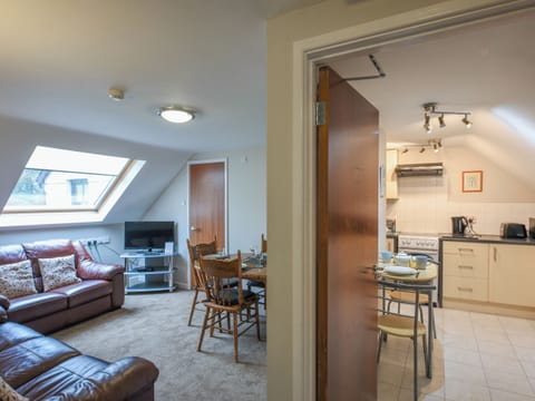 Living area | The Garden Lodge Flat - Llanteglos Estate, LLanteg, near Narbeth