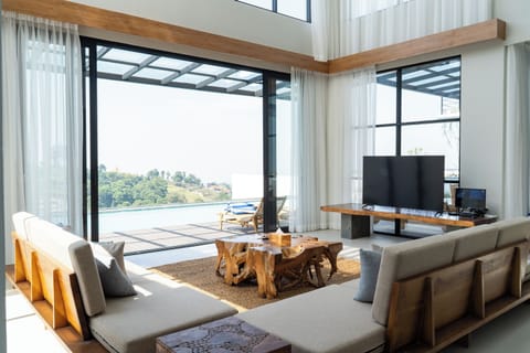 Deluxe Villa, Mountain View | Living room | Flat-screen TV