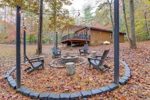 Blairsville Vacation Rental | 2BR | 2BA | 924 Sq Ft | 10 Steps Required