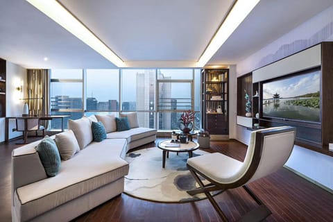 Executive Suite, City View | Premium bedding, free minibar, desk, free WiFi