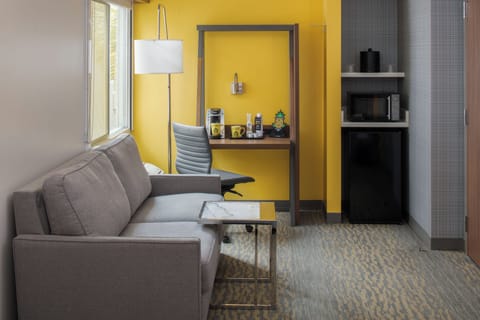 Suite, Multiple Beds (Z) | Premium bedding, pillowtop beds, desk, laptop workspace