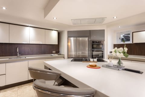 House | 4 bedrooms, Internet