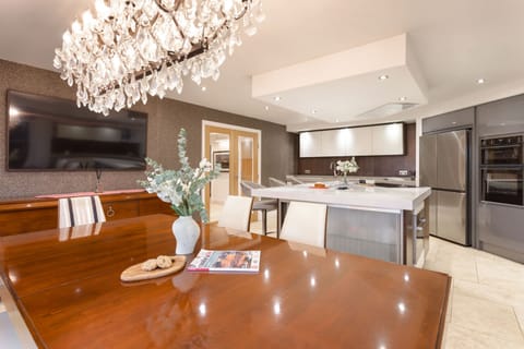 House | 4 bedrooms, Internet