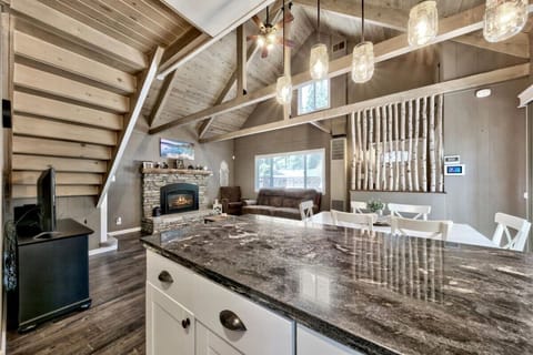 Cabin, 3 Bedrooms | Interior