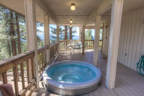House, 4 Bedrooms | Terrace/patio