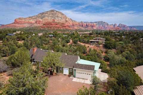 Breathtaking panoramic views of Sedona's iconic red rocks.