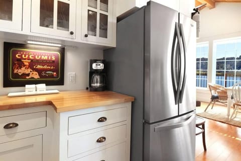 You'll love cooking here - and going out to our favorite restaurants!