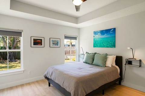 Where comfort meets calm 😌 Coastal-chic—go ahead and sleep in