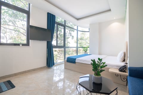 Deluxe Double Room Single Use | Desk, blackout drapes, free WiFi