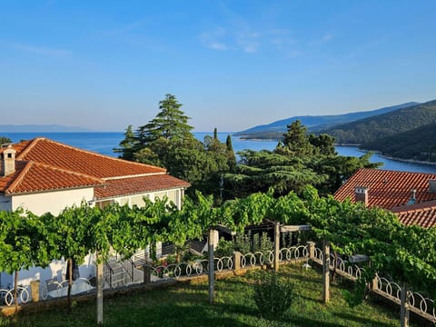 Landscape, Coastal And Oceanic Landforms, Coast, Hill Station, Eco Hotel, Estate, Sound, Bay, Resort
