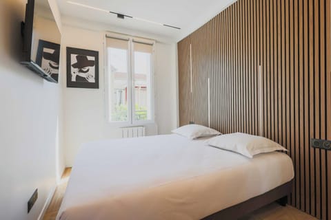 Apartment | 1 bedroom, laptop workspace, bed sheets