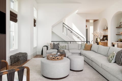 Main Living Area, 2nd Floor