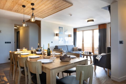 Apartment | Dining