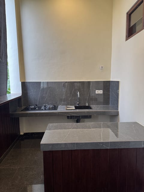 Superior Double Room, Balcony, Hill View | Private kitchen