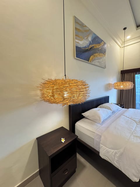 Luxury Double Room, Balcony, Hill View | Individually decorated, desk, laptop workspace, blackout drapes