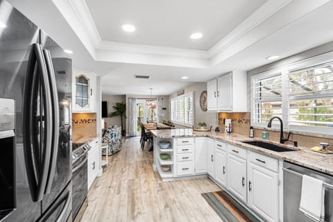 Kitchen Amenities galore!