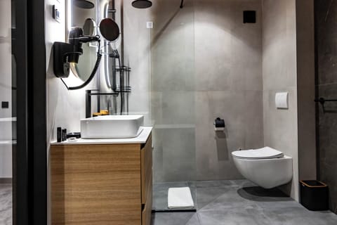 Presidential Suite, City View | Egyptian cotton sheets, premium bedding, memory foam beds, minibar