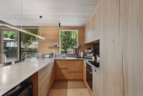 Designer Timber Kitchen Retreat