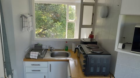 Comfort Apartment, Mountain View | Private kitchen