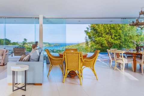 Deluxe House, 5 Bedrooms, Private Pool | Beach/ocean view