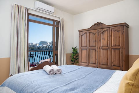 Marsascala guesthouse bedroom 1