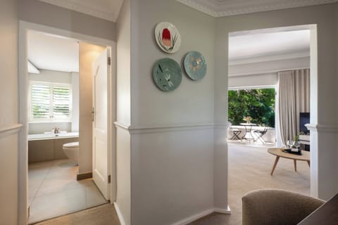 Room (Merlot) | 1 bedroom, Egyptian cotton sheets, premium bedding, free minibar