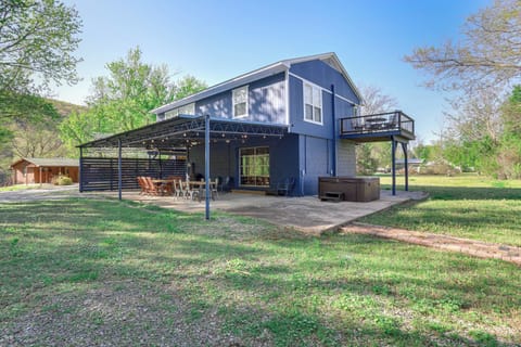 Mountain View Vacation Rental | 2BR | 2BA | 1,550 Sq Ft | Stairs Required