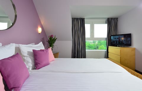 Classic Studio Suite | Premium bedding, in-room safe, desk, soundproofing