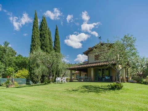 Tree, Grass, Shrub, Home, Land Lot, Rural Area, Cottage, Garden, Estate, Lawn