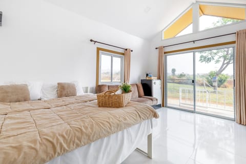 Deluxe Room | Free WiFi, bed sheets